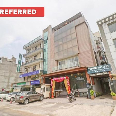 Townhouse 450 Dwarka Hotell Delhi  Exteriör bild