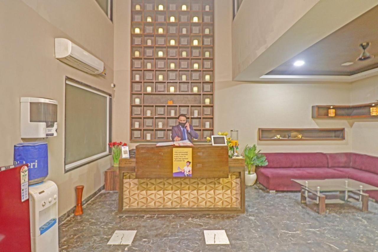 Townhouse 450 Dwarka Hotell Delhi  Exteriör bild
