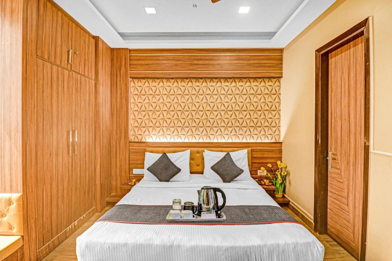 Townhouse 450 Dwarka Hotell Delhi  Exteriör bild